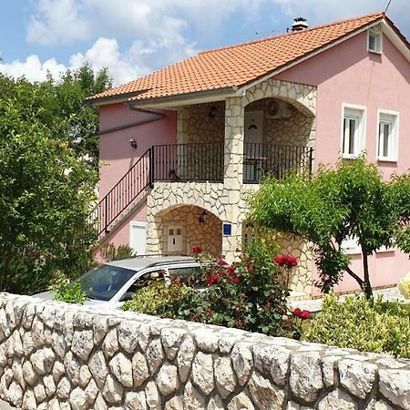 Apartments Roses Dobrinj Bagian luar foto