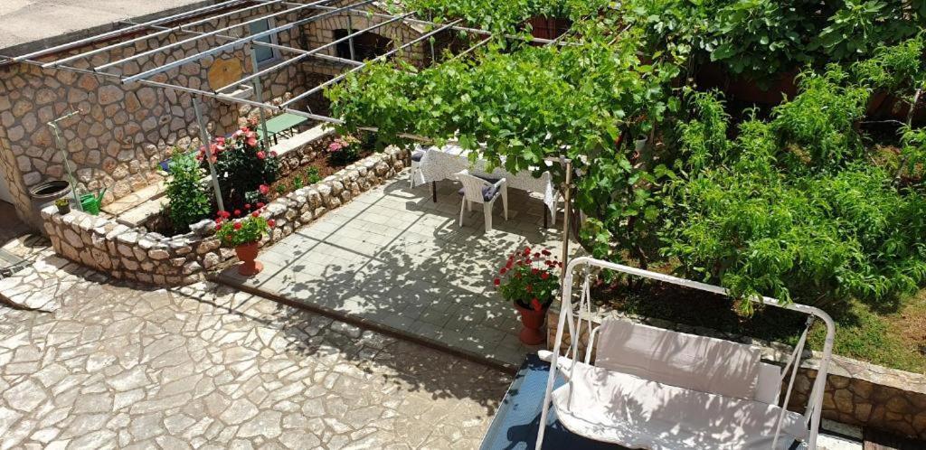 Apartments Roses Dobrinj Bagian luar foto